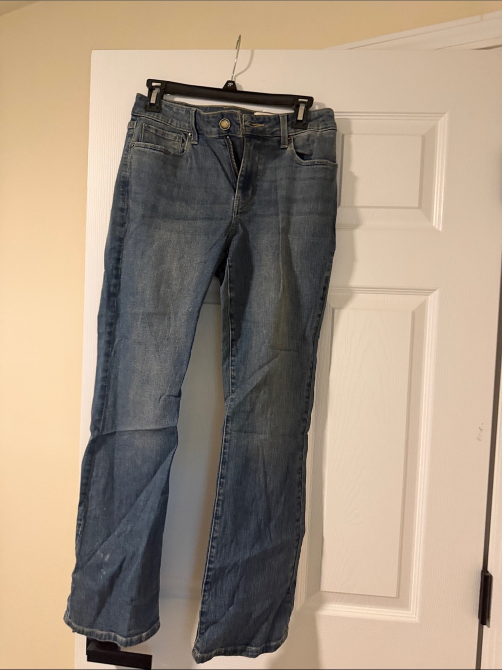 Classic Women's Blue Jeans - Comfortable Everyday Fit